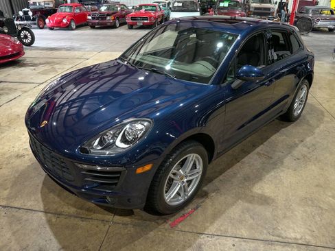 Used 2018 Porsche Macan AWD/4WD image 15