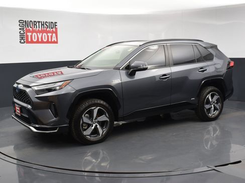Used 2024 Toyota RAV4 SE w/ Weather & Moonroof Package image 8