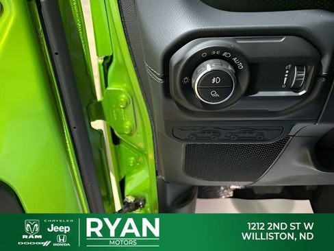 New 2026 Jeep Gladiator Mojave w/ Technology Group AWD/4WD image 43