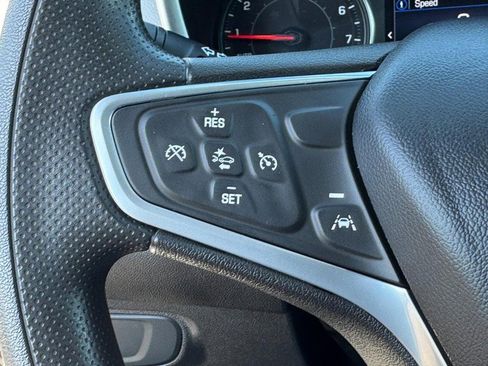 Used 2022 Chevrolet Equinox LS w/ LS Convenience Package image 18