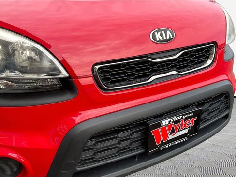 Used 2013 Kia Soul + w/ Audio Pkg FWD image 31