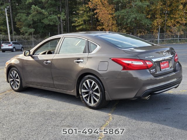 Used 2016 Nissan Altima 2.5 SL w/ 2.5 Technology Package FWD image 3