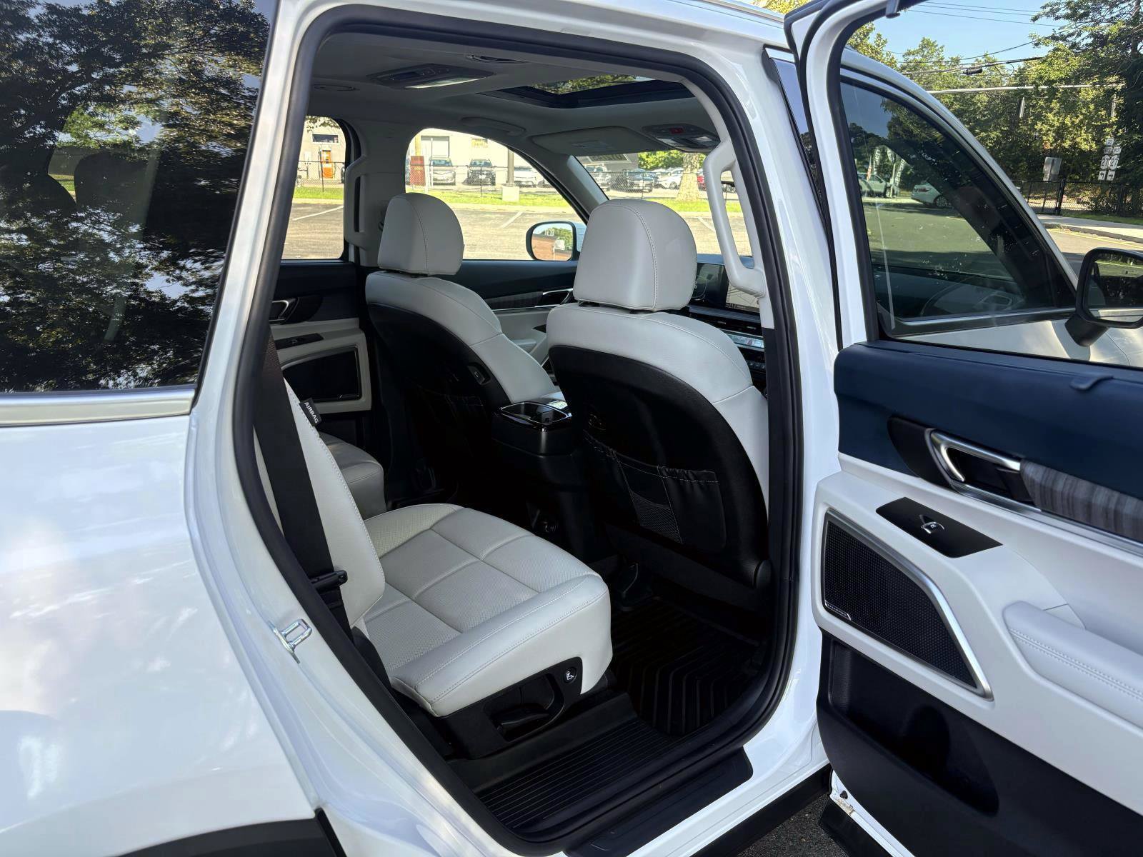 Certified 2025 Kia Telluride EX w/ EX Captain's Chair Package AWD/4WD image 24