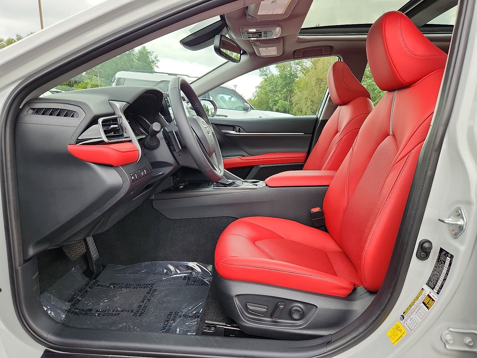 Used 2023 Toyota Camry XSE FWD image 13