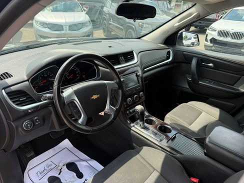 Used 2017 Chevrolet Traverse LT w/ Style and Technology Package AWD/4WD image 17