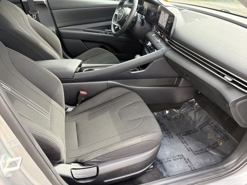 Used 2023 Hyundai Elantra SEL w/ Convenience Package FWD image 14