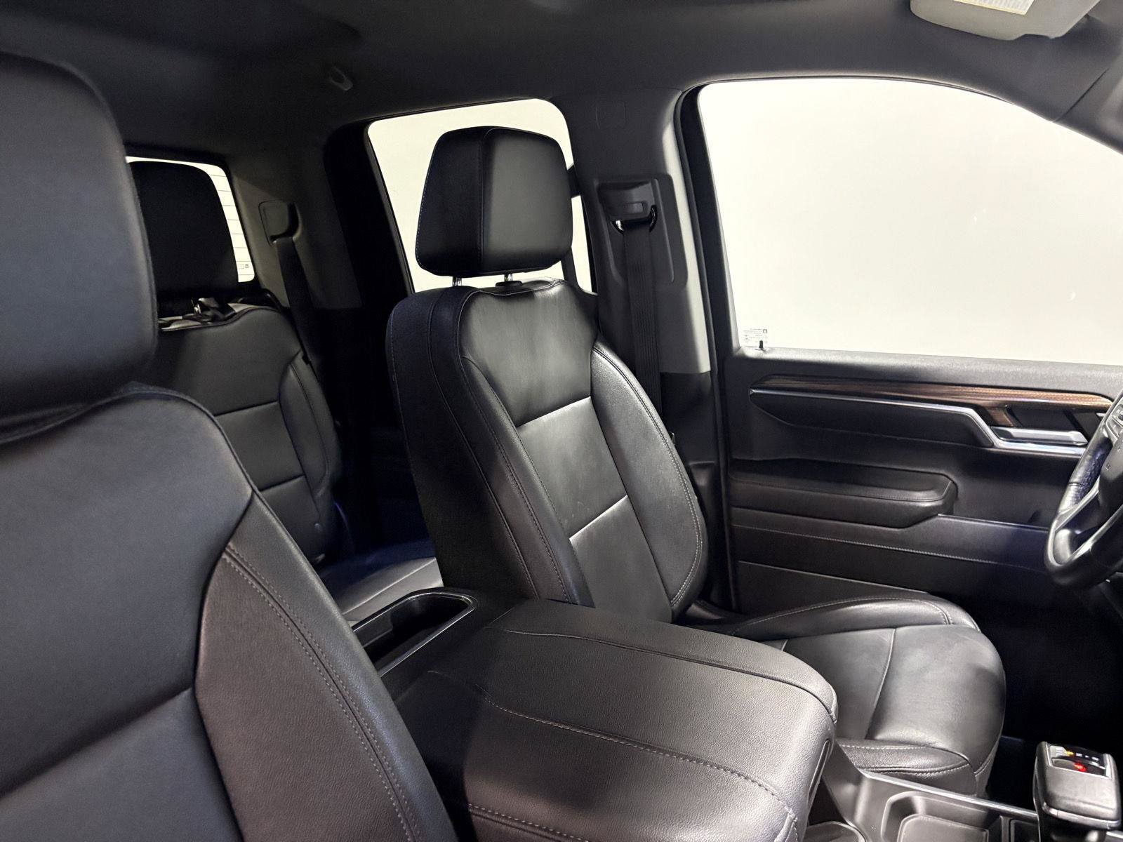 Used 2023 Chevrolet Silverado 1500 RST AWD/4WD image 31