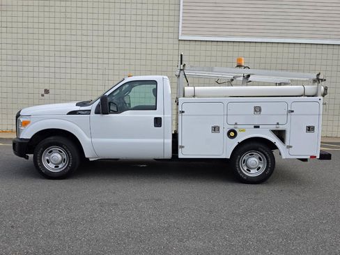 Used 2011 Ford F250 XL RWD image 4