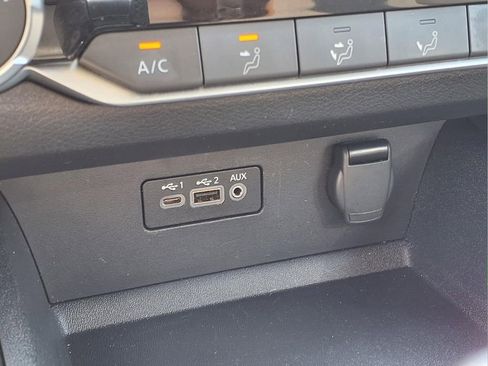 Used 2025 Nissan Altima 2.5 SV FWD image 13