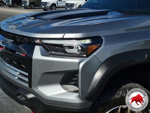 Used 2024 Chevrolet Colorado ZR2 w/ Technology Package AWD/4WD image 11