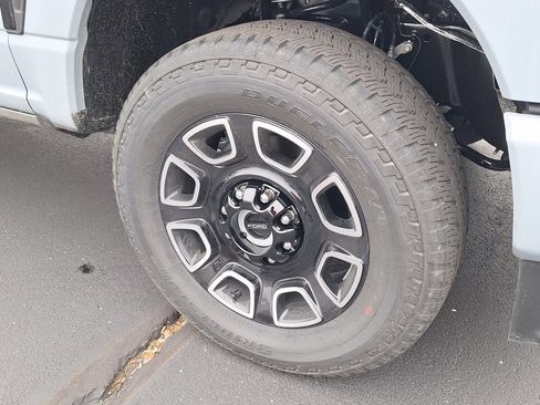 New 2026 Ford F250 Platinum image 25