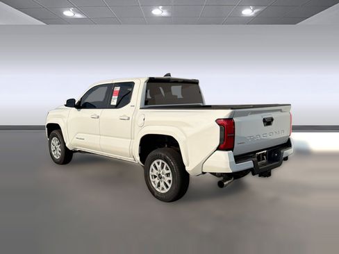 Used 2026 Toyota Tacoma SR5 RWD image 3