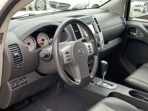 Used 2020 Nissan Frontier PRO-4X w/ Pro-4x Utility Package image 2