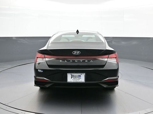 Used 2023 Hyundai Elantra SEL w/ Convenience Package image 7