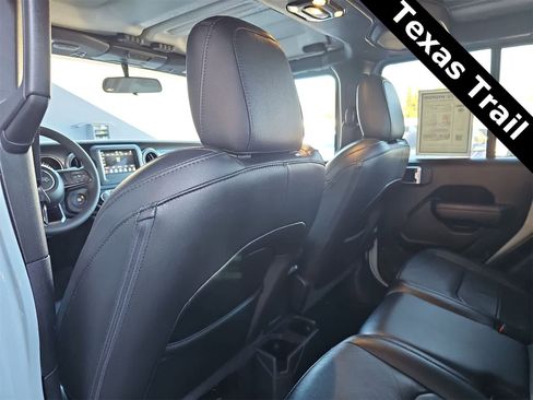 Used 2023 Jeep Gladiator Sport image 16