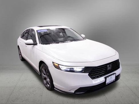Certified 2023 Honda Accord EX image 9