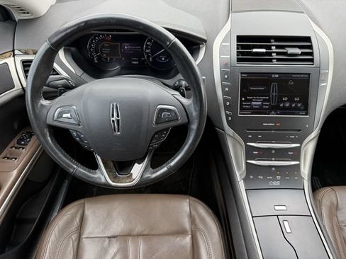 Used 2013 Lincoln MKZ FWD image 13