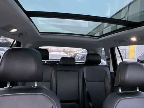 Used 2022 Volkswagen Tiguan SE image 33