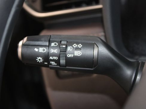 Used 2024 Lexus LX 600 4WD w/ Luxury Package image 42