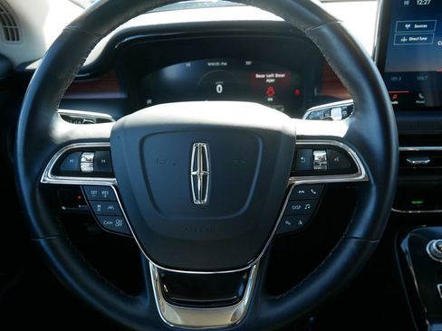 Used 2023 Lincoln Nautilus Reserve image 18