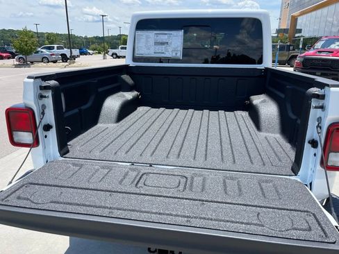 New 2026 Jeep Gladiator Sport AWD/4WD image 18