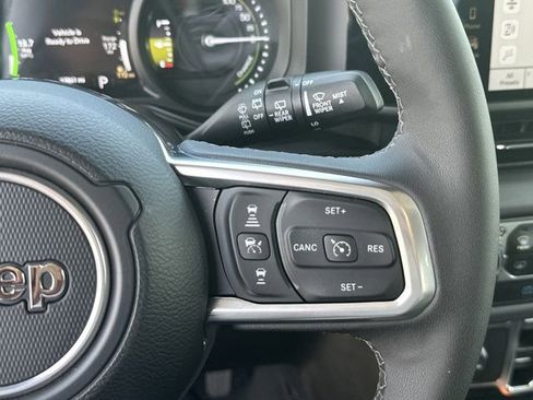 Certified 2025 Jeep Wrangler Unlimited Sahara AWD/4WD image 24