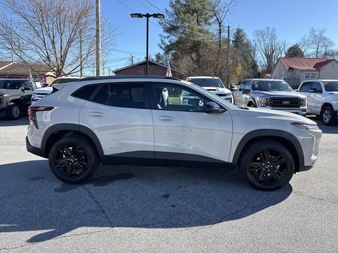 New 2026 Chevrolet Trax ACTIV w/ Driver Confidence Package image 9