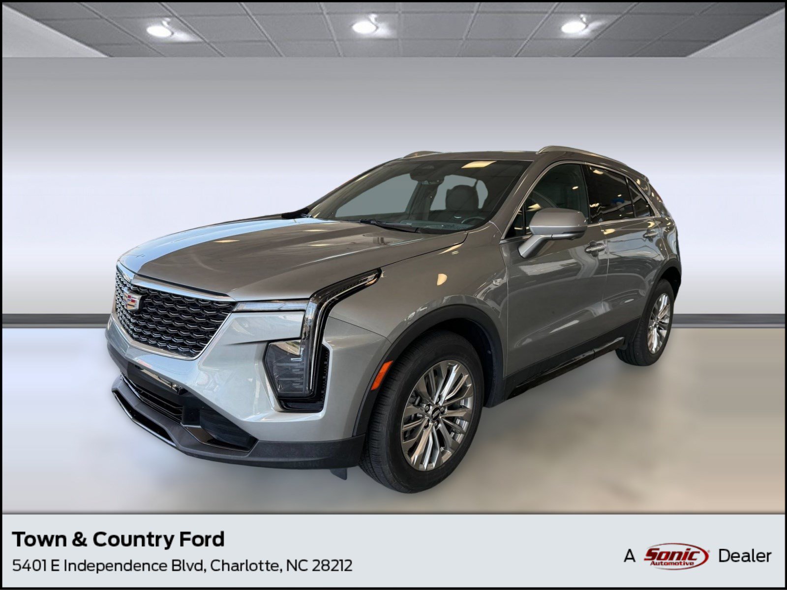 Used 2025 Cadillac XT4 Premium Luxury FWD image 1