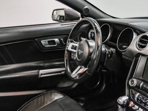 Used 2018 Ford Mustang Premium image 22
