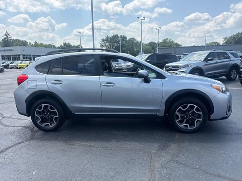 Used 2017 Subaru Crosstrek 2.0i Limited AWD/4WD image 6