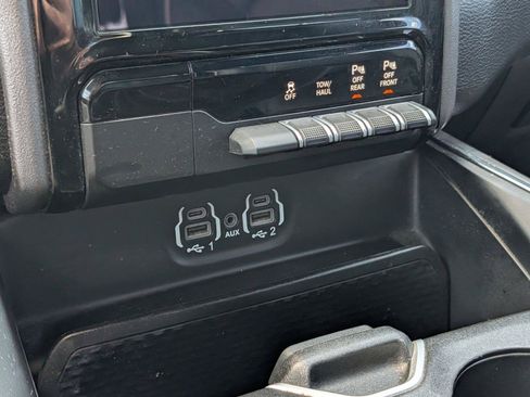 Used 2020 RAM 1500 Laramie w/ Sport Appearance Package AWD/4WD image 21