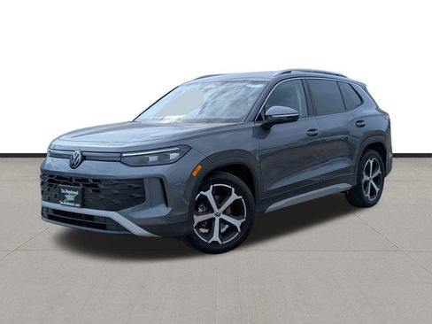 New 2026 Volkswagen Tiguan SE image 1