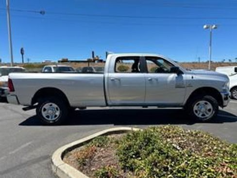Used 2018 RAM 2500 SLT AWD/4WD image 4