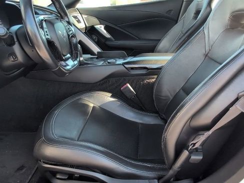 Used 2017 Chevrolet Corvette Stingray Coupe w/ 1LT image 7