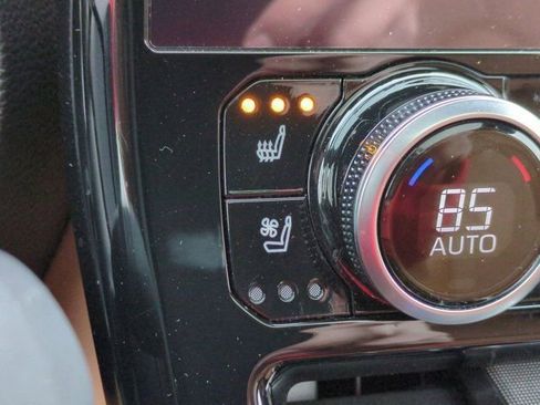 Used 2023 Toyota Highlander Platinum image 14