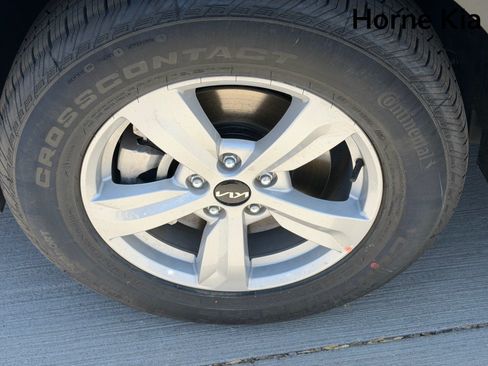 New 2026 Kia Sorento LX FWD image 7