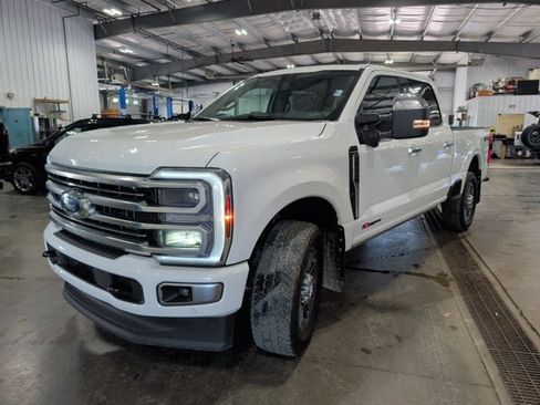 Used 2025 Ford F350 Platinum w/ Platinum Plus Package AWD/4WD image 6