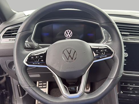 Used 2024 Volkswagen Tiguan SE R-Line AWD/4WD image 11