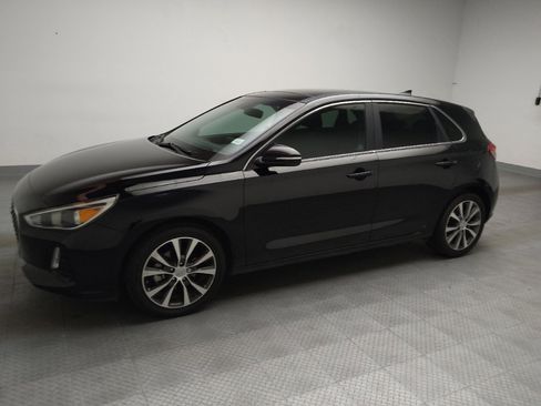 Used 2019 Hyundai Elantra GT w/ Style Package 02 FWD image 2