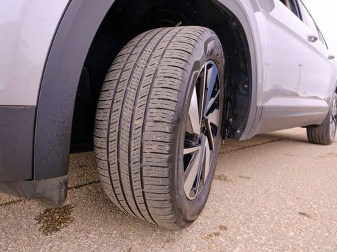 Used 2024 Volkswagen Atlas SE image 42