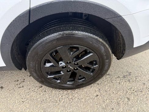 Certified 2023 Kia Sorento S w/ Panoramic Sunroof Package image 14