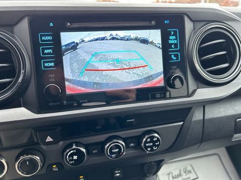 Used 2017 Toyota Tacoma TRD Off-Road image 26