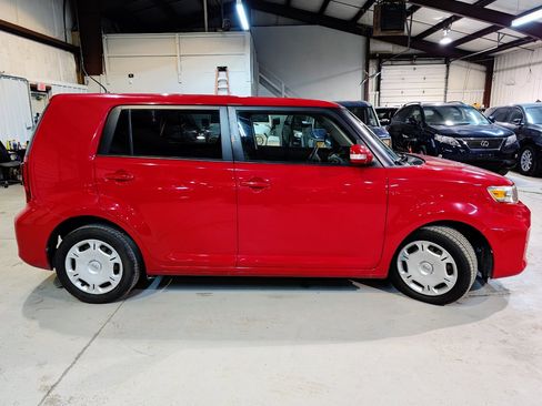 Used 2013 Scion xB image 7