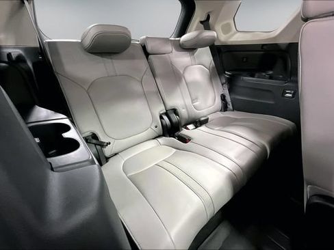 Used 2024 Honda Pilot Touring image 26