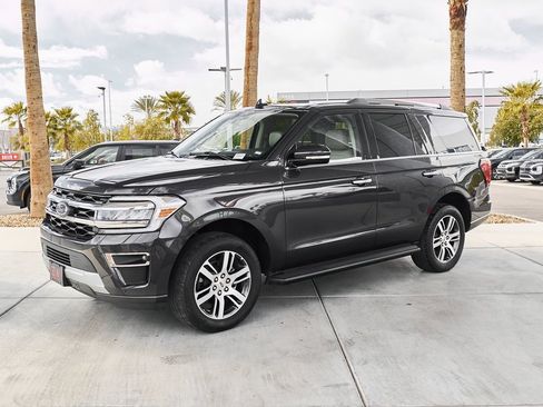 Used 2024 Ford Expedition Limited image 4