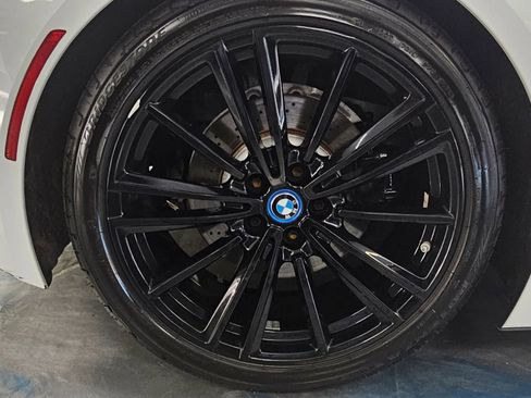 Used 2019 BMW i8 Coupe image 21