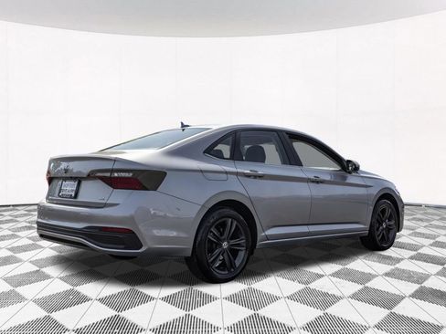 Used 2023 Volkswagen Jetta SE w/ Panoramic Sunroof Package FWD image 10