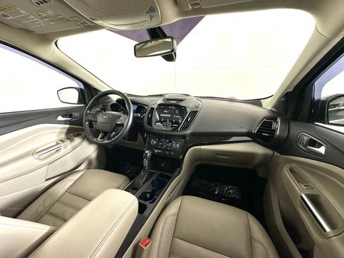 Used 2017 Ford Escape Titanium image 2