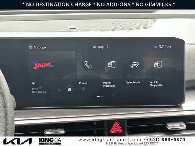 Used 2024 Kia Sorento LX FWD image 3