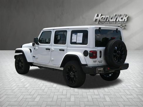 Used 2025 Jeep Wrangler Unlimited Sahara AWD/4WD image 8